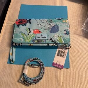 Vera Bradley lighten up crossbody wallet